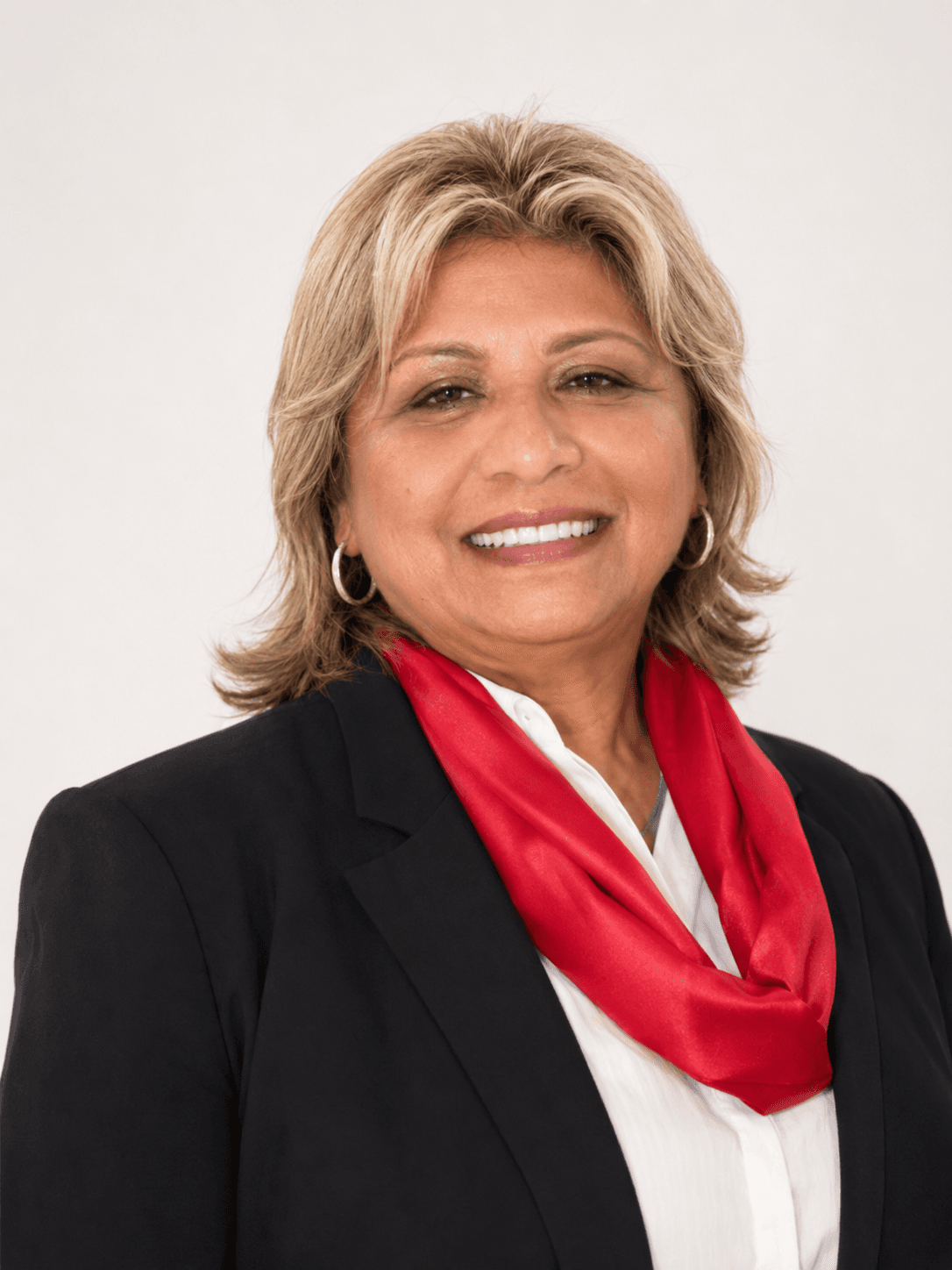 Nelly Urbano, Auditor